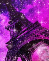 Эйфелева башня на фоне фиолетового неба